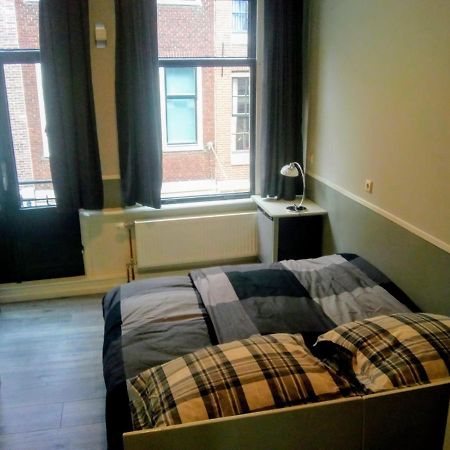 Aldo, Not For Parties, Not A Hotel, Room With Shared Bathroom, No Kitchen Amsterdam Exterior photo