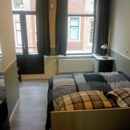 Aldo, Not For Parties, Not A Hotel, Room With Shared Bathroom, No Kitchen Amsterdam Exterior photo