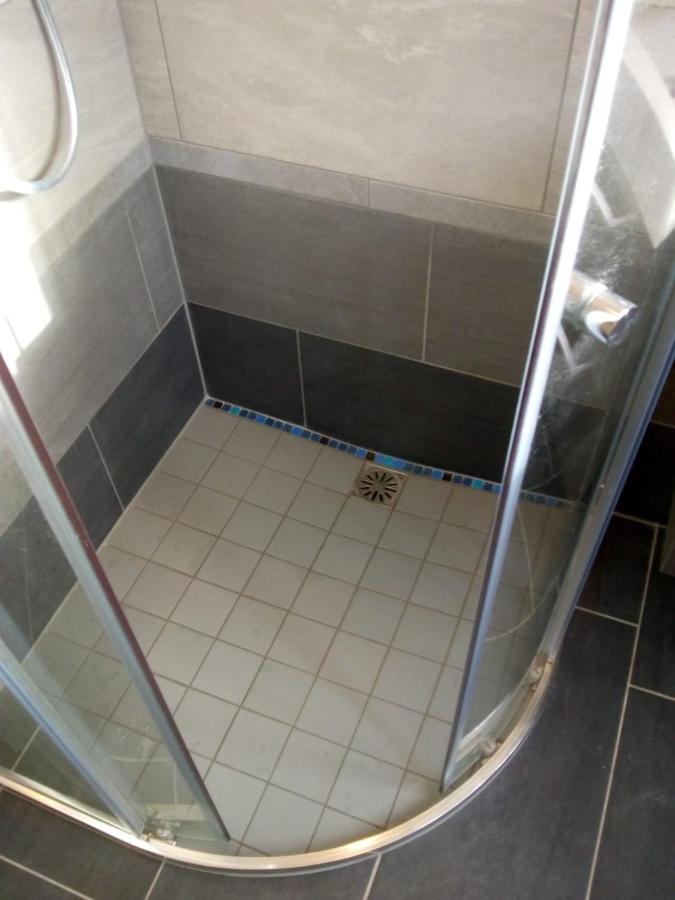 Aldo, Not For Parties, Not A Hotel, Room With Shared Bathroom, No Kitchen Amsterdam Exterior photo