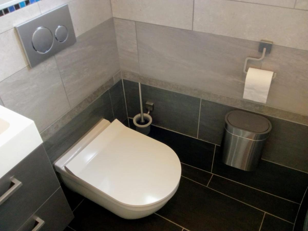 Aldo, Not For Parties, Not A Hotel, Room With Shared Bathroom, No Kitchen Amsterdam Exterior photo