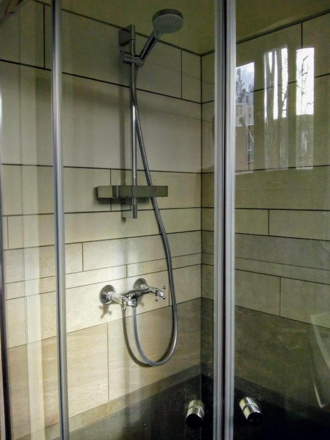 Aldo, Not For Parties, Not A Hotel, Room With Shared Bathroom, No Kitchen Amsterdam Exterior photo