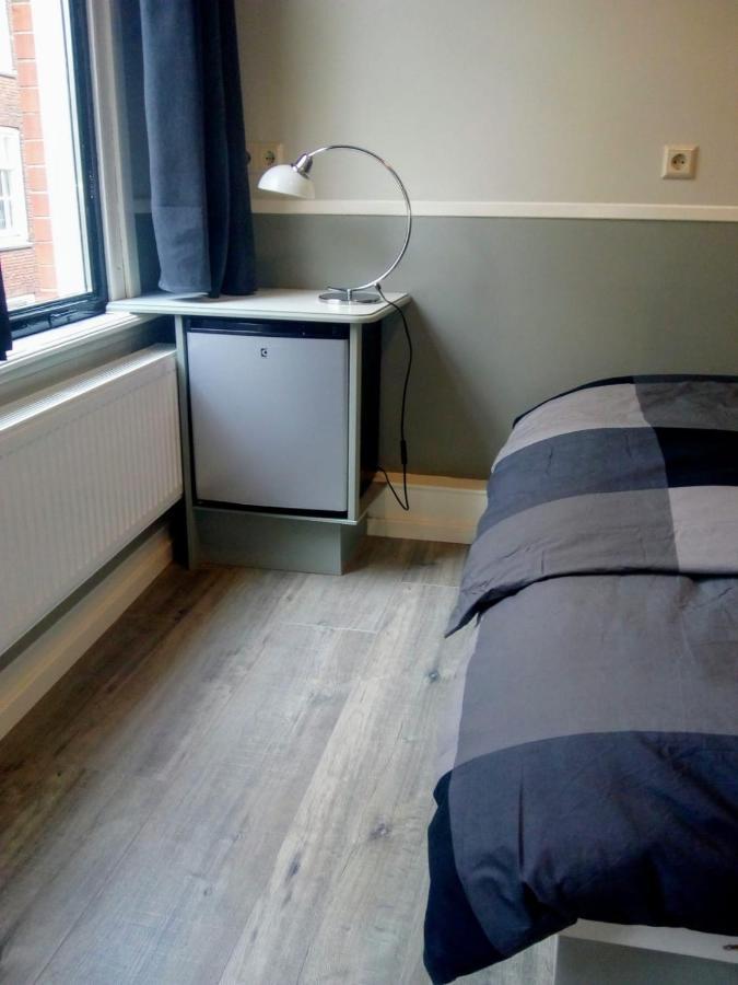 Aldo, Not For Parties, Not A Hotel, Room With Shared Bathroom, No Kitchen Amsterdam Exterior photo