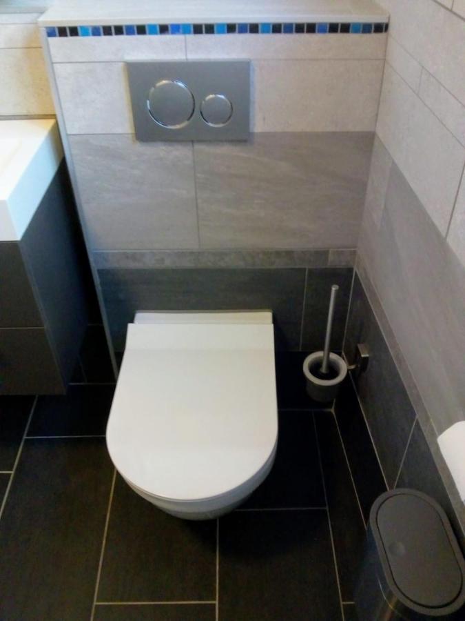 Aldo, Not For Parties, Not A Hotel, Room With Shared Bathroom, No Kitchen Amsterdam Exterior photo